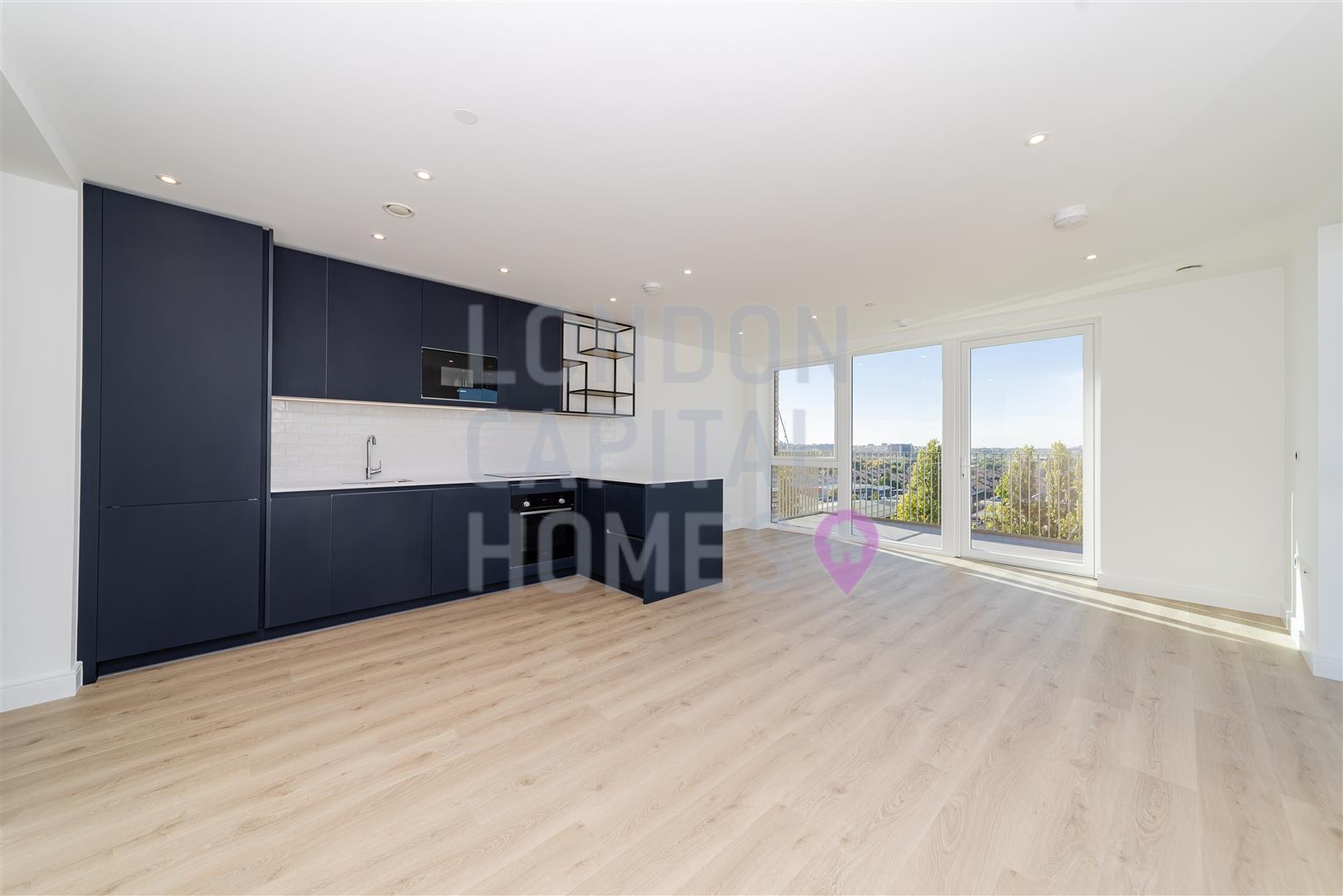 2 bed property in 84 Beresford Avenue, London